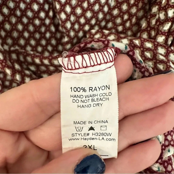 Hayden Women's 3/4 Sleeve Hi/Lo Bohemian Maroon Buttoned Crewneck Size 2XL GUC - Picture 7 of 8